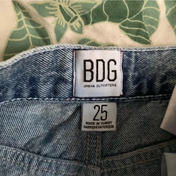 Bdg uo jean shorts - Picture 2 of 6